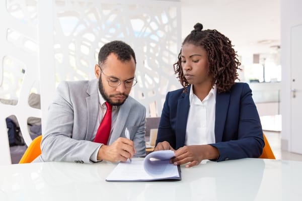 Wyoming LLC vs Delaware LLC: Discover the Better Choice for Non-Residents